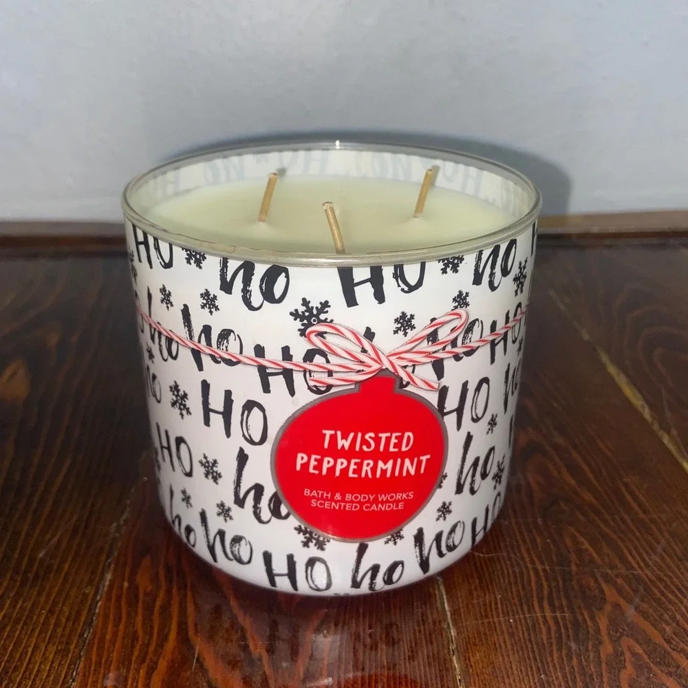 Bath & Body Works Twisted Peppermint 3-Wick Scented Candle 14.5 oz Holiday Ho Ho